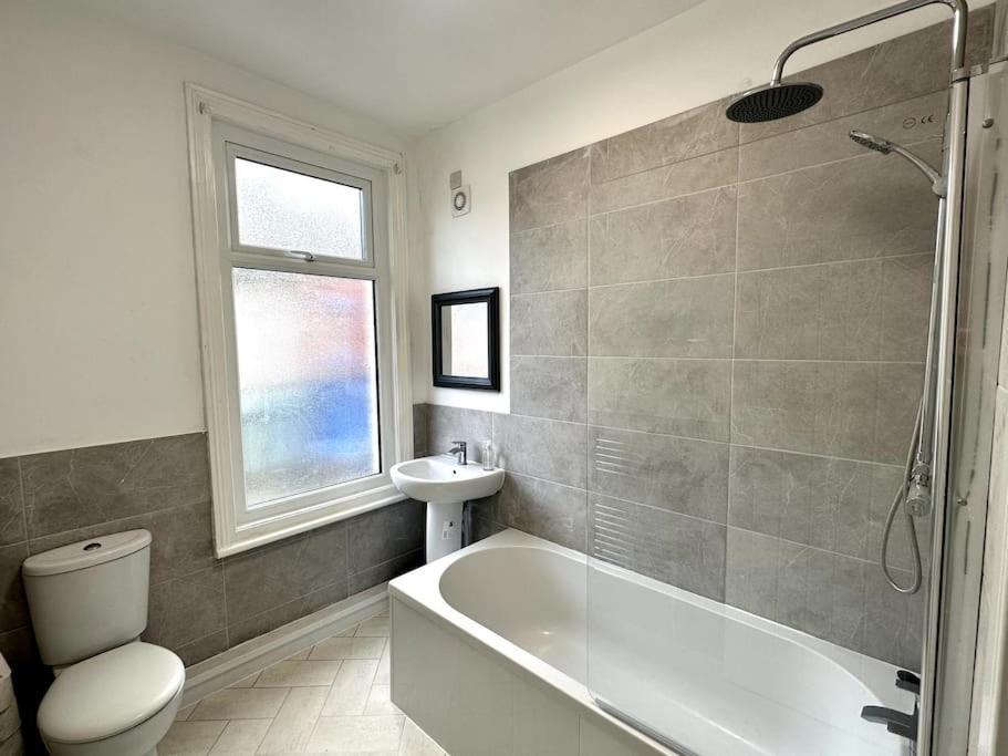 Middleton House By Blue Skies Holiday home *